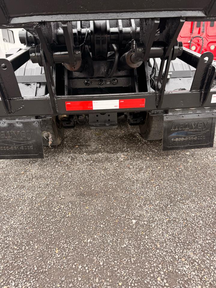 Mack GU813  2011