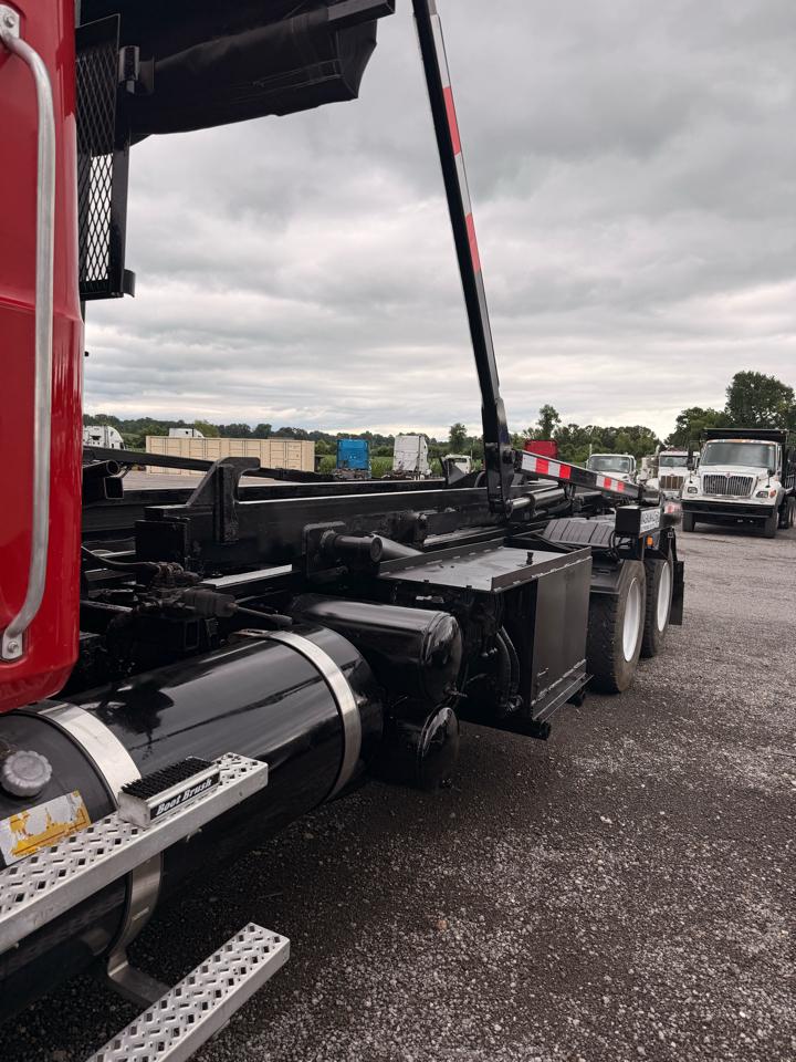 Mack GU813  2011