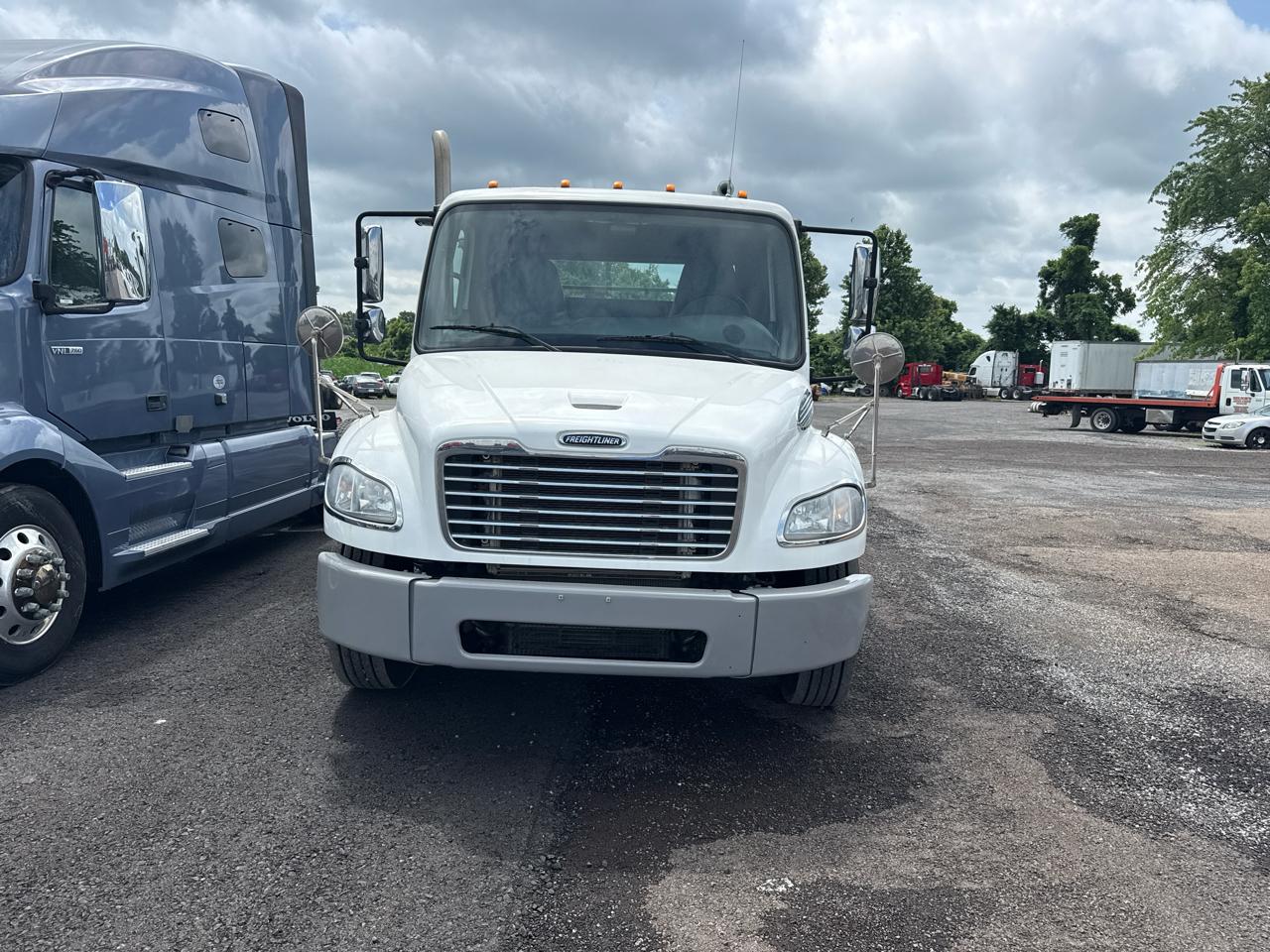 Freightliner M2  2015