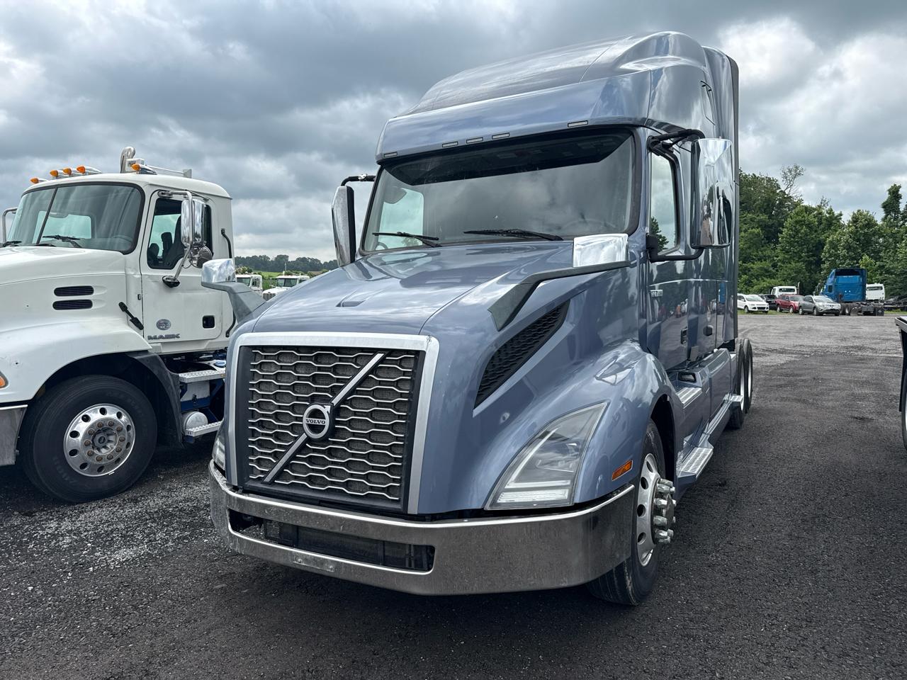 Volvo VNL  2023