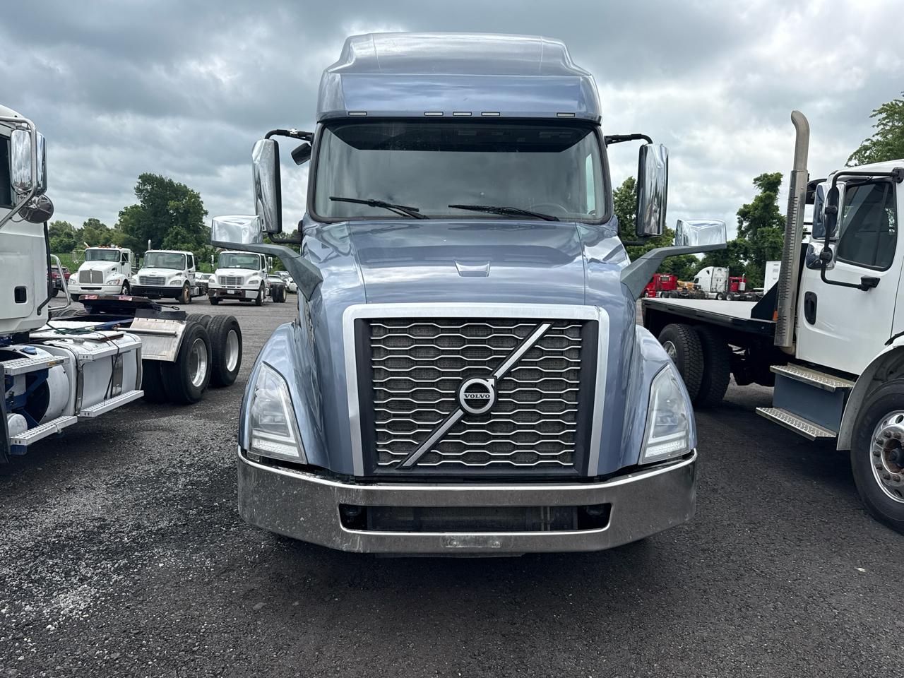 Volvo VNL  2023