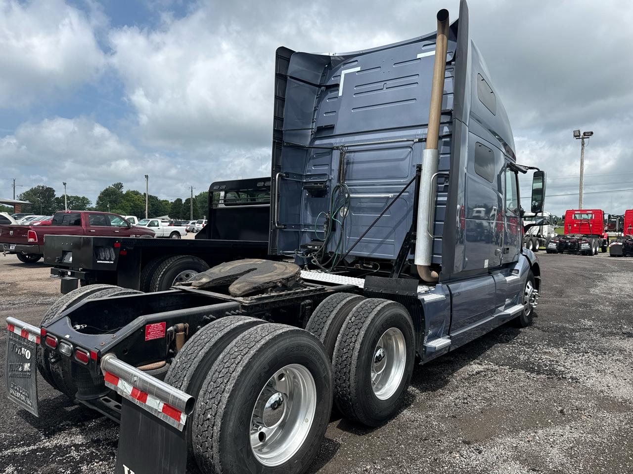 Volvo VNL  2023