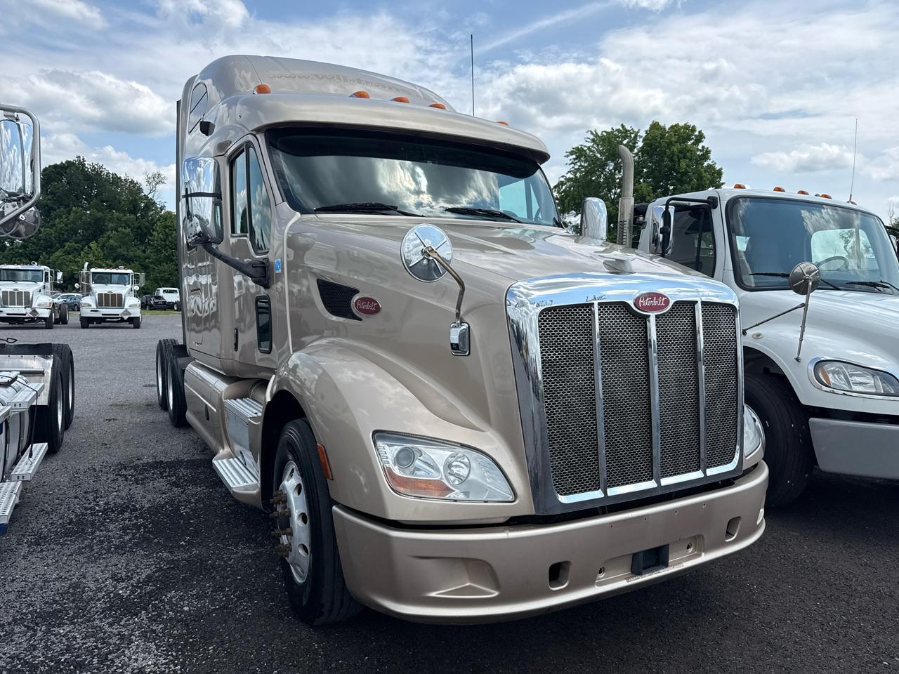 Peterbilt 587  2014