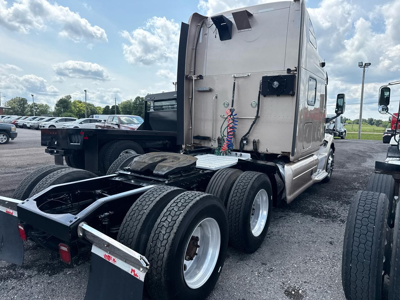 Peterbilt 587  2014