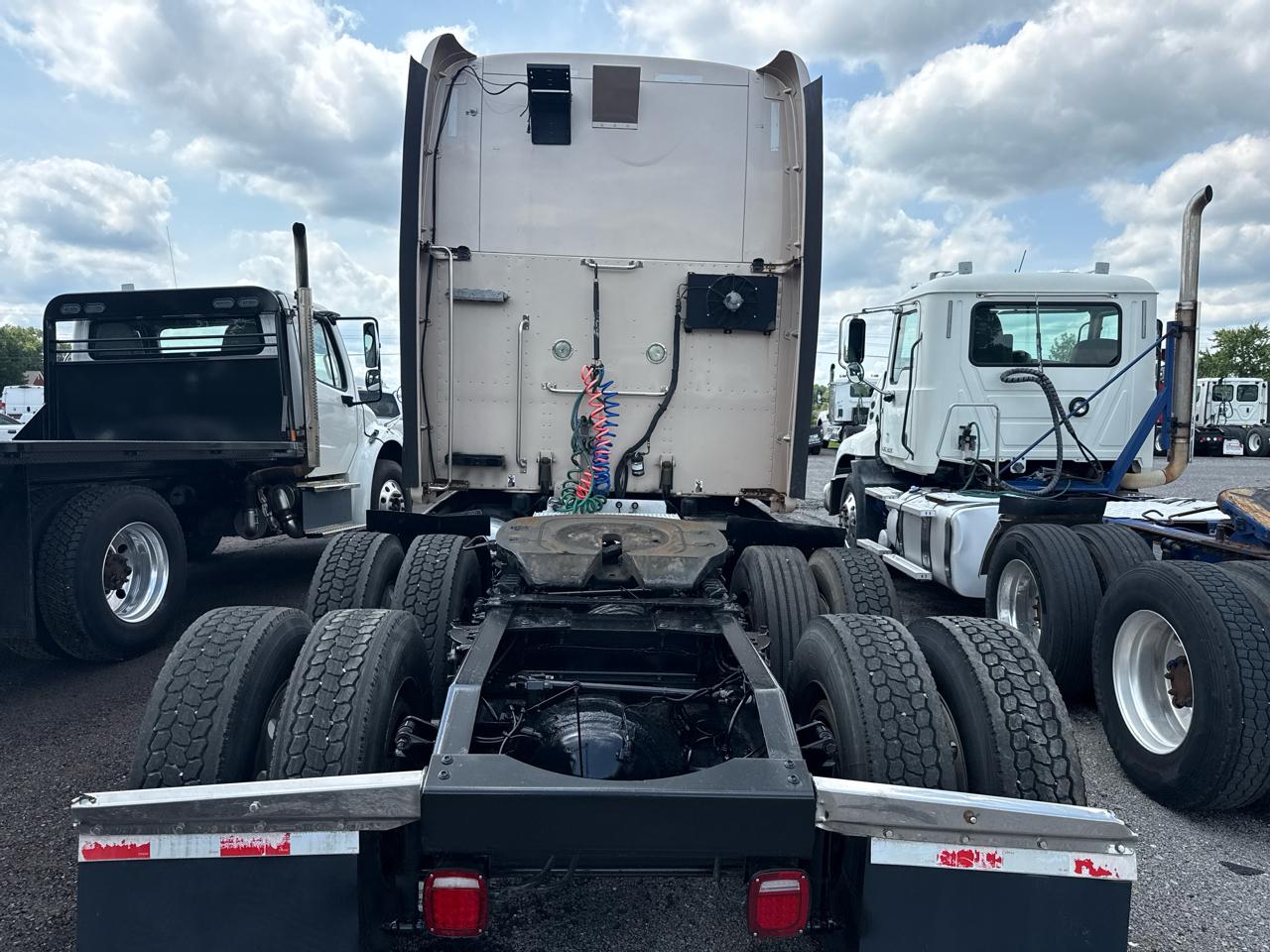 Peterbilt 587  2014