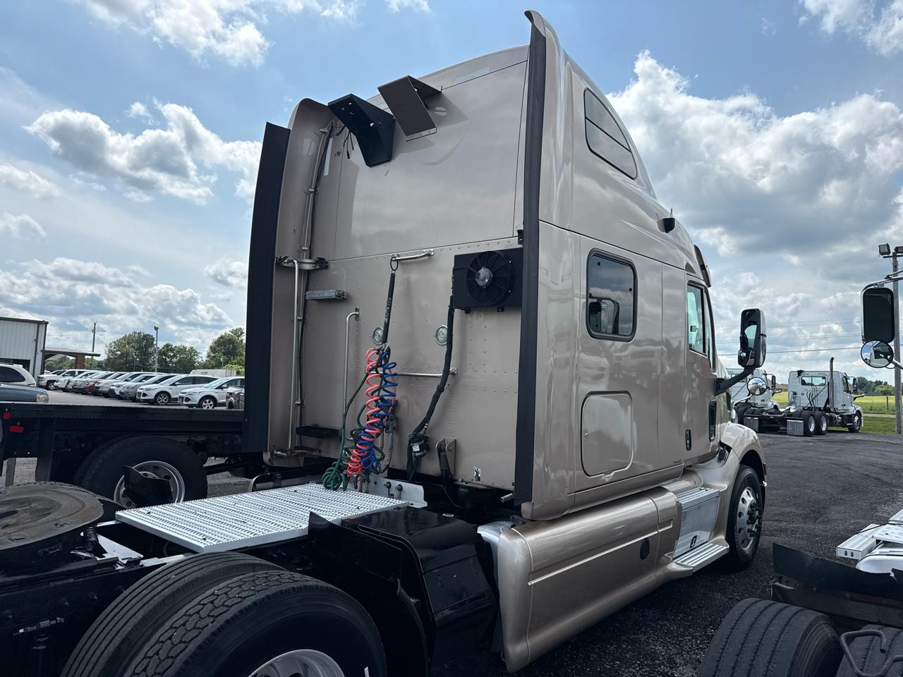 Peterbilt 587  2014