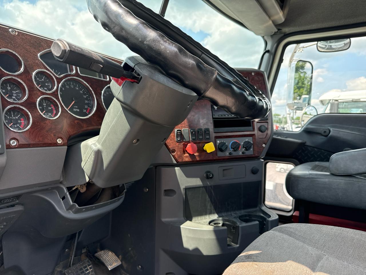 Mack CXU613  2015