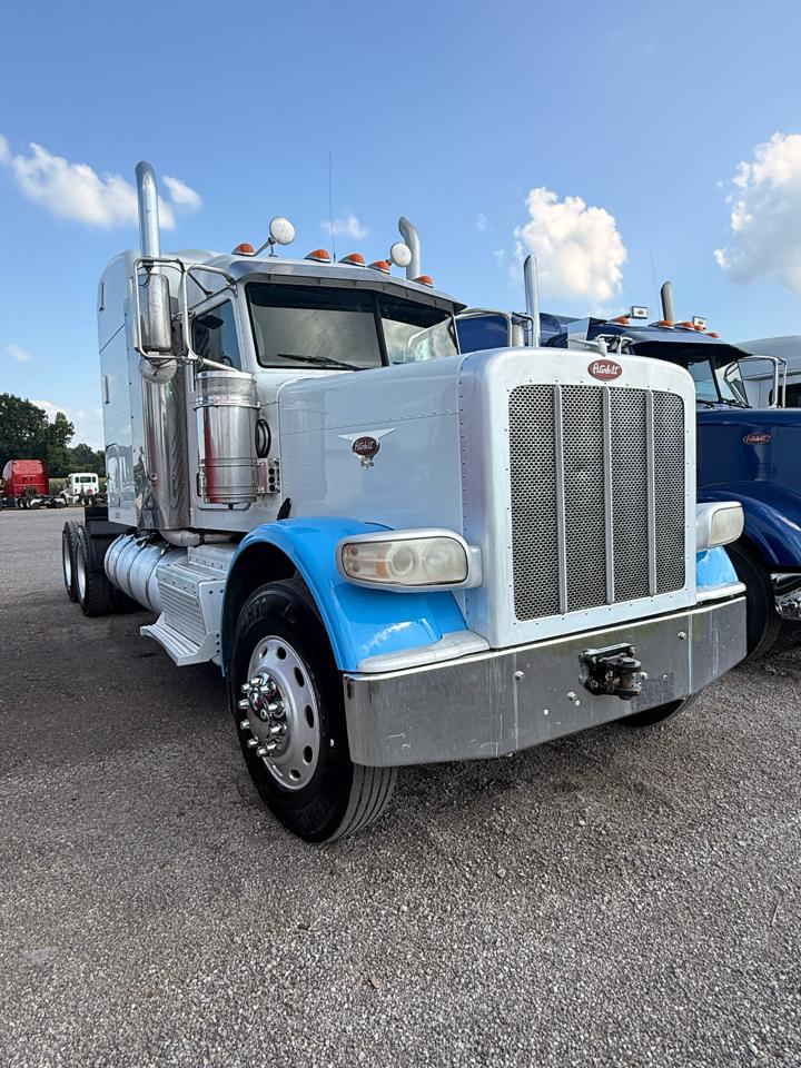 Peterbilt 389  2015