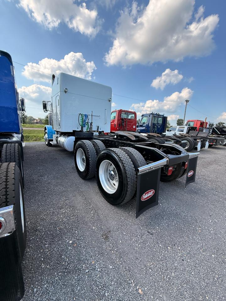 Peterbilt 389  2015