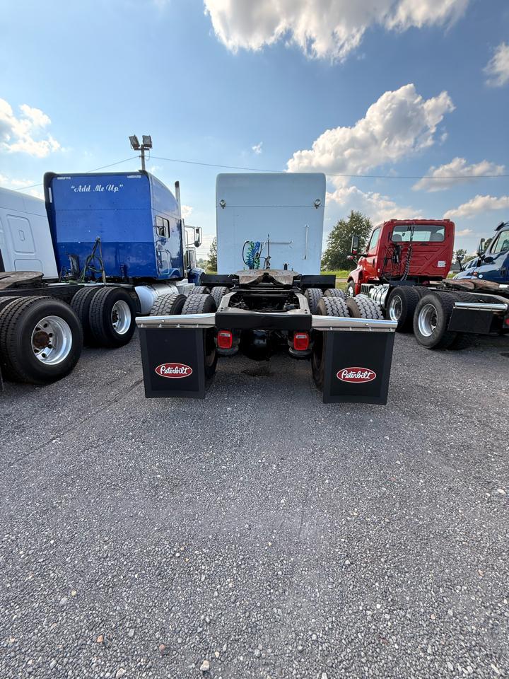Peterbilt 389  2015