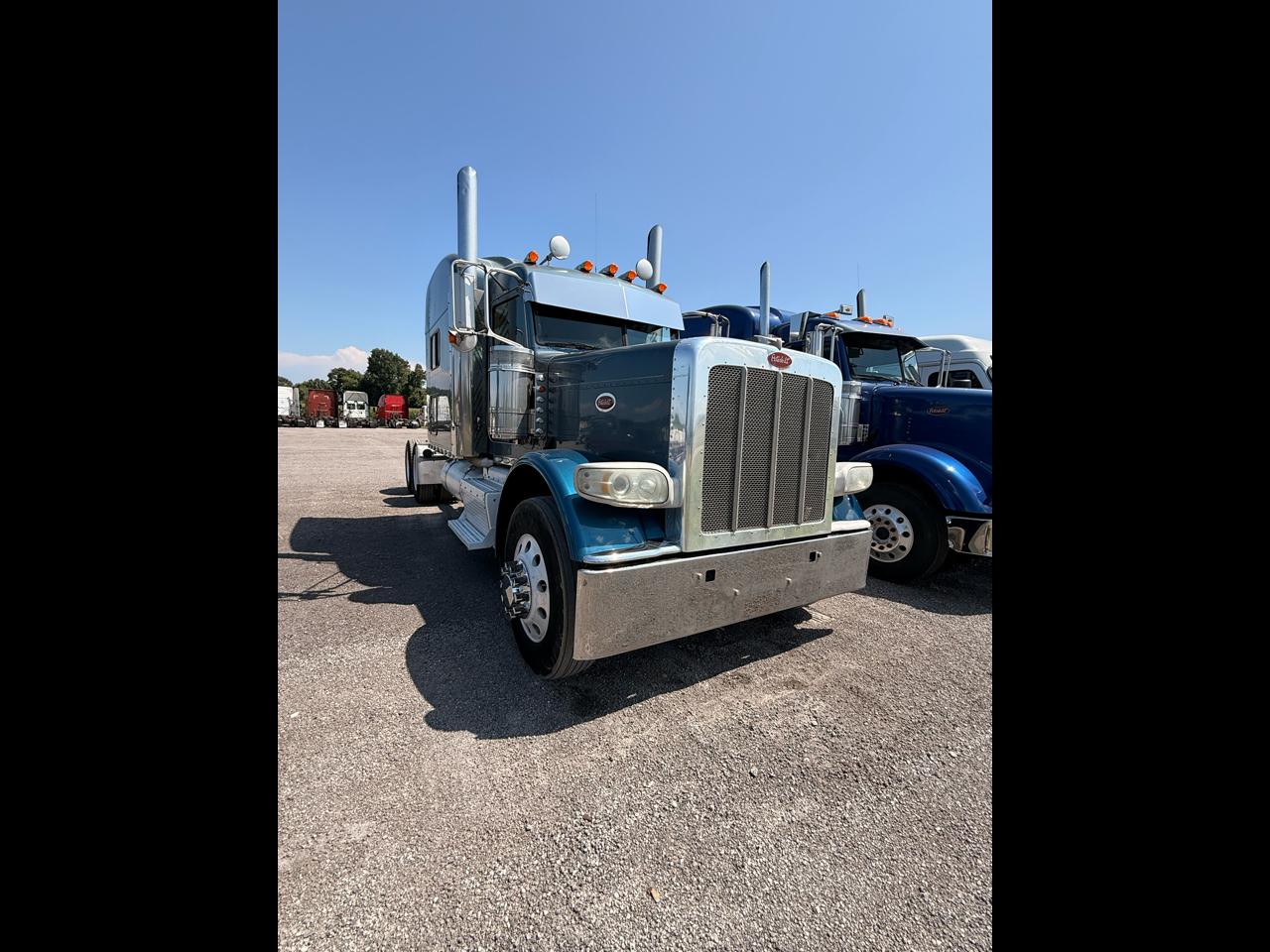 Peterbilt 389  2013