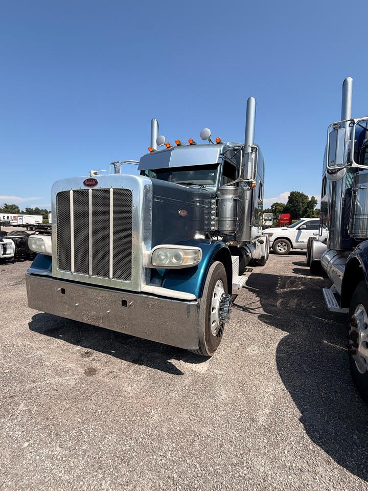 Peterbilt 389  2013