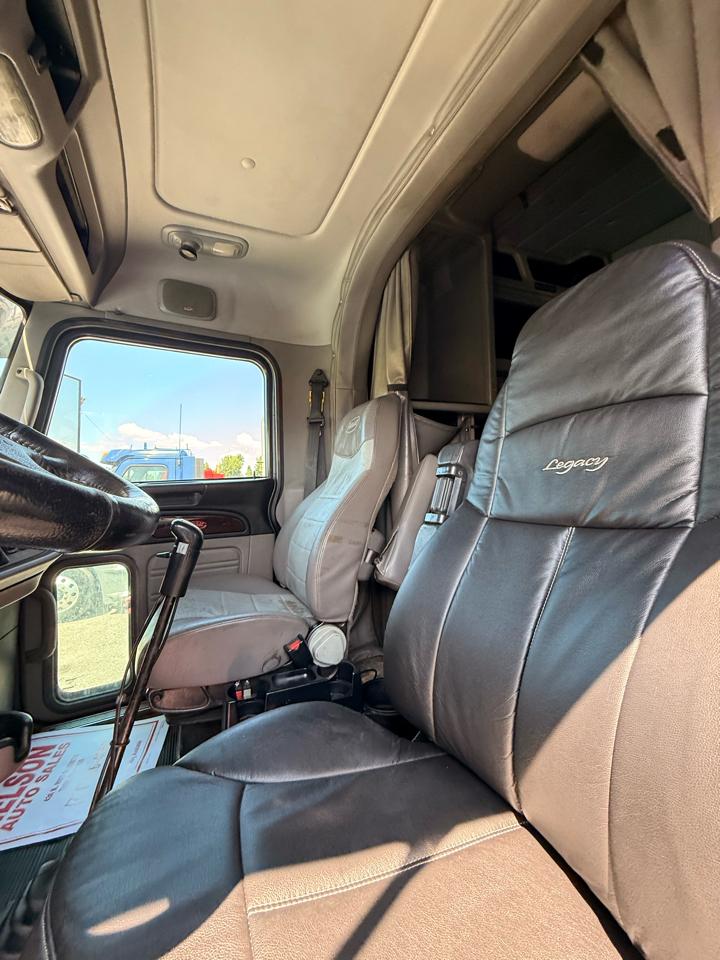 Peterbilt 389  2013