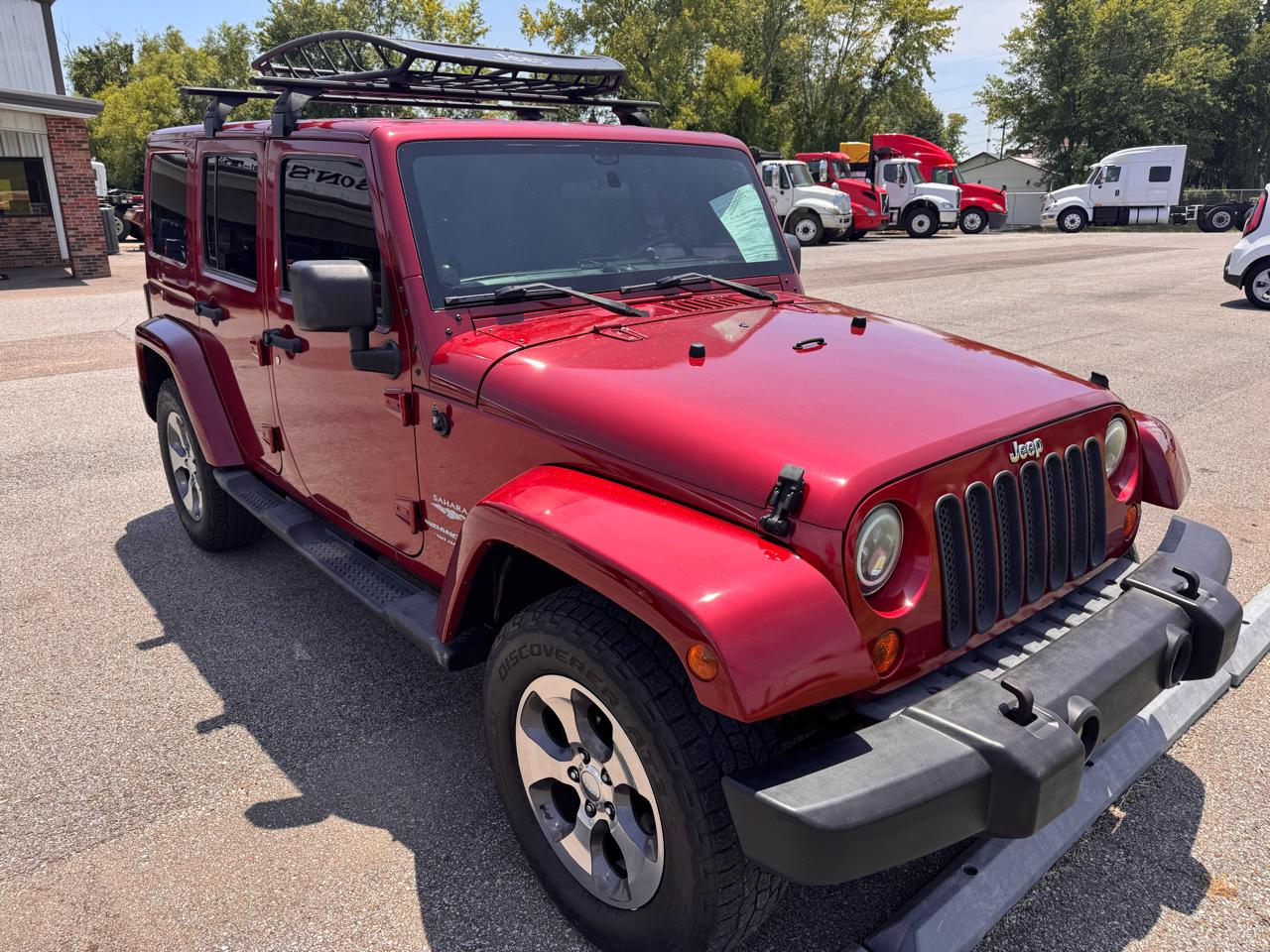 Jeep Wrangler Unlimited 4WD 4dr Sahara 2011