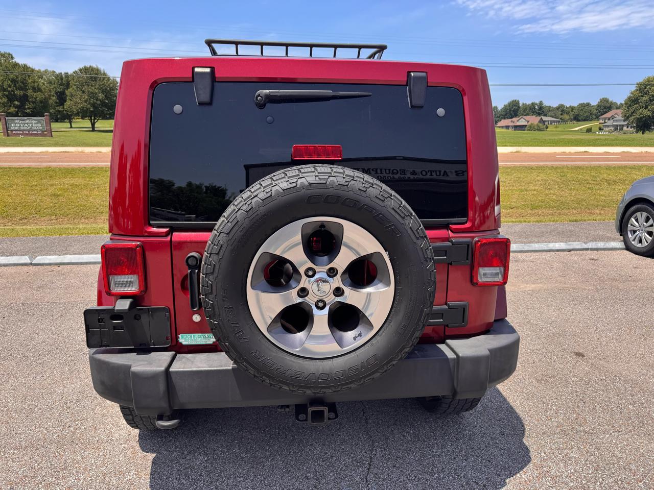 Jeep Wrangler Unlimited 4WD 4dr Sahara 2011