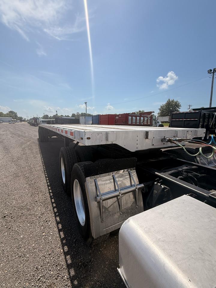 Utility Trailer Manufacturer Flat Bed  1989
