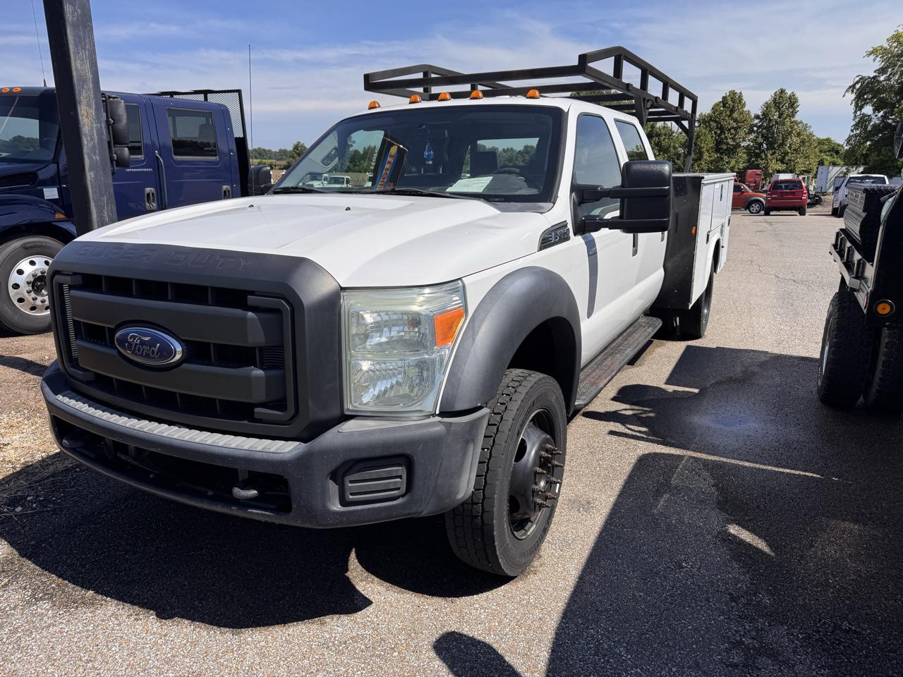 2015 Ford Super Duty F-450 DRW 2WD Crew Cab 200" WB 84" CA XLT