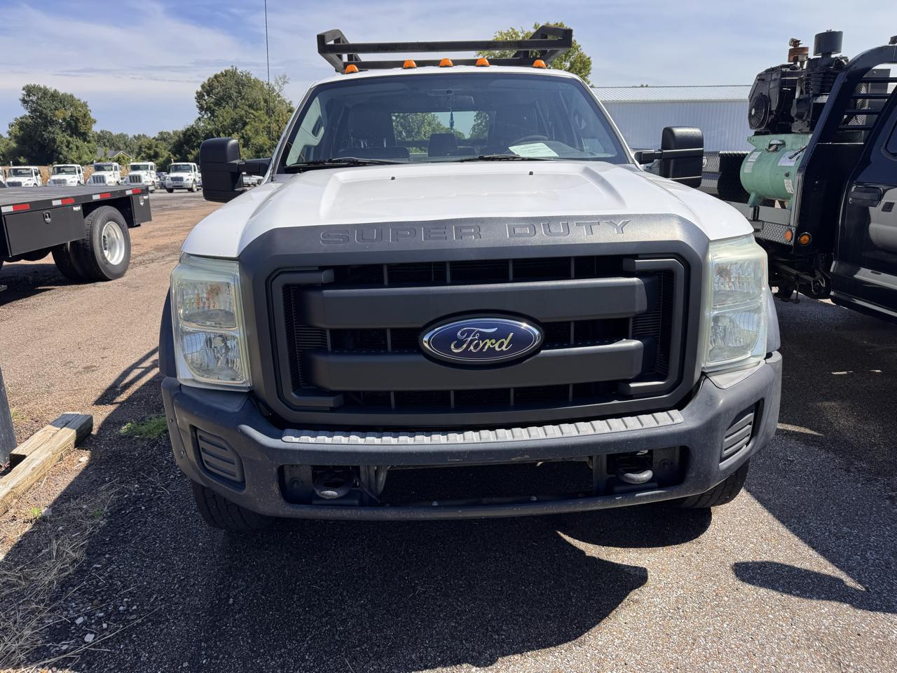 Ford Super Duty F-450 DRW 2WD Crew Cab 200" WB 84" CA XLT 2015