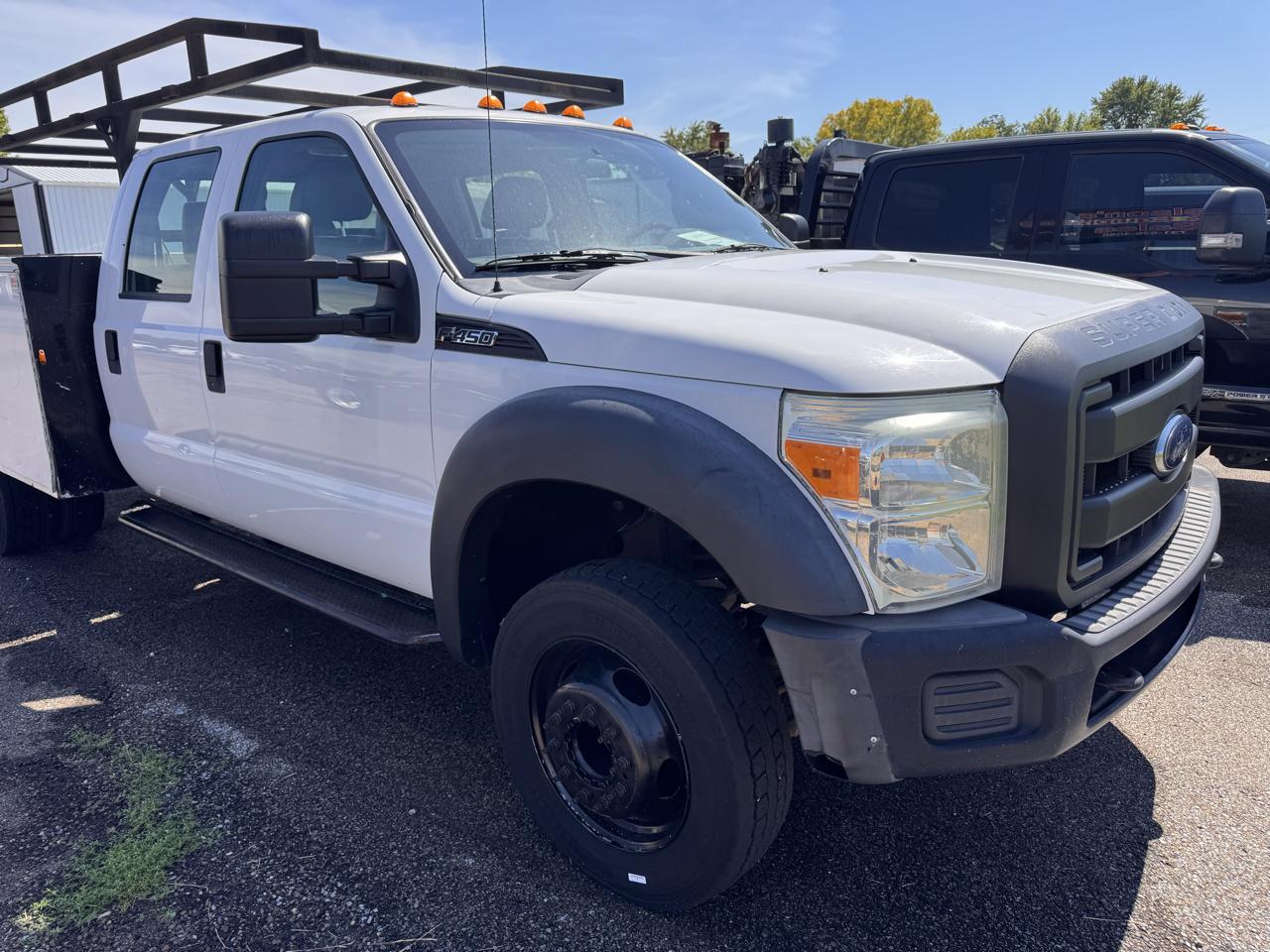Ford Super Duty F-450 DRW 2WD Crew Cab 200" WB 84" CA XLT 2015