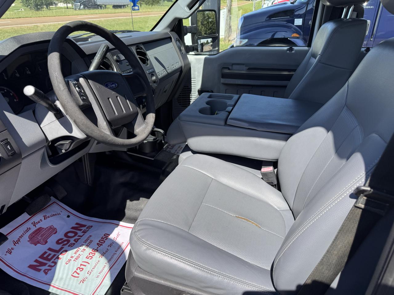 Ford Super Duty F-450 DRW 2WD Crew Cab 200" WB 84" CA XLT 2015