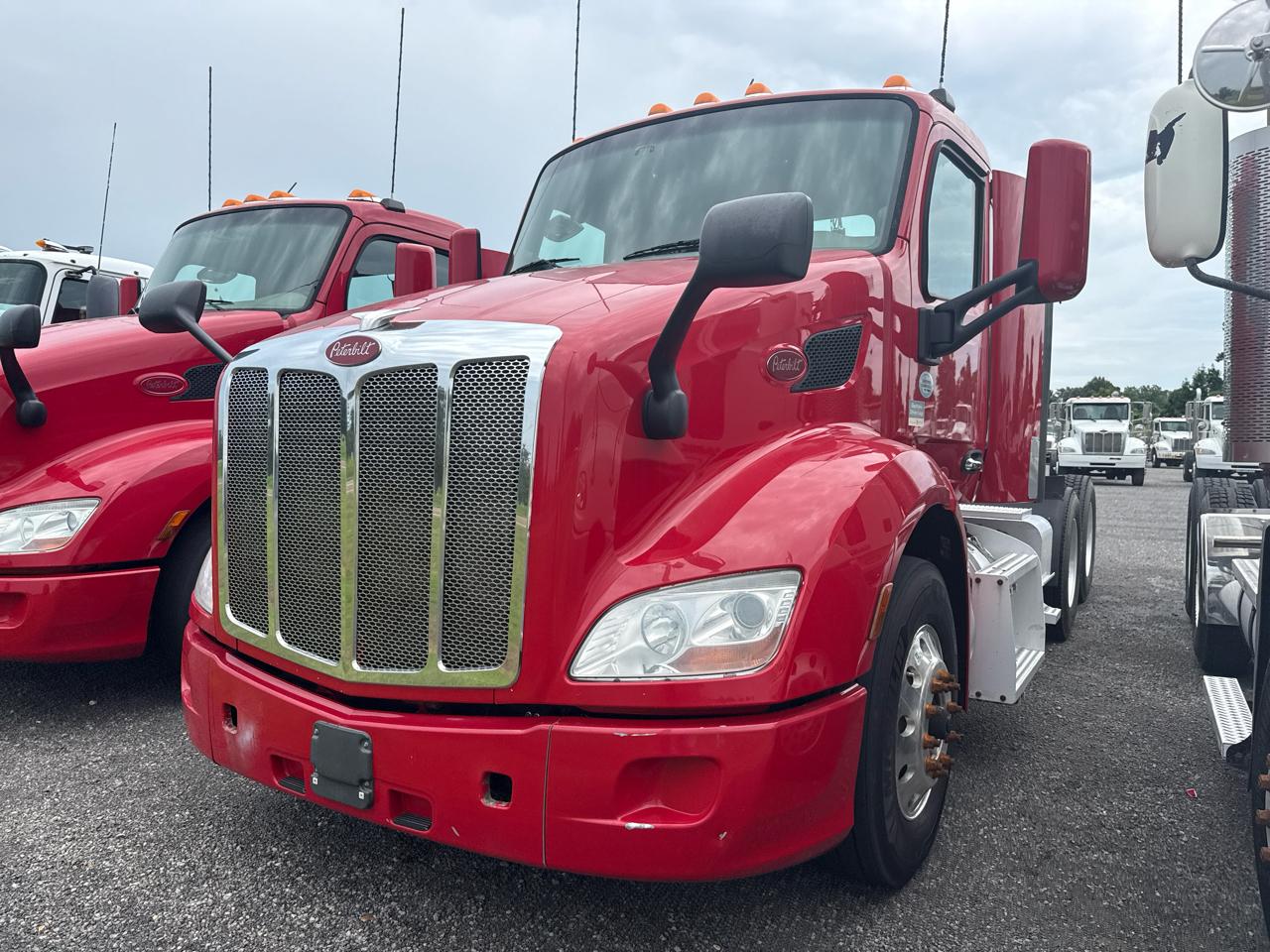 2019 Peterbilt 587 