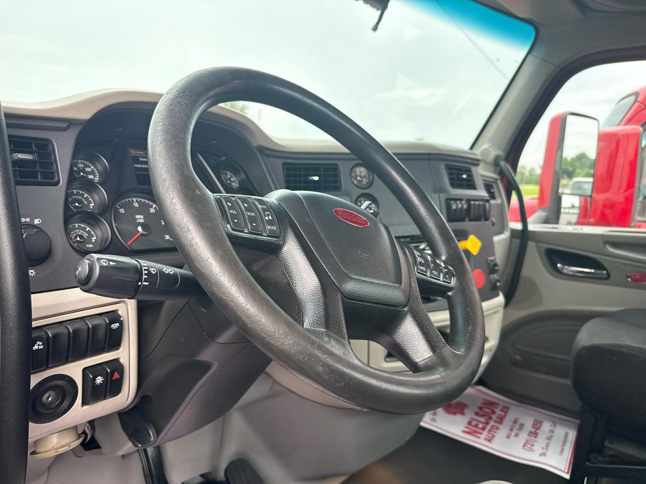 Peterbilt 587  2019