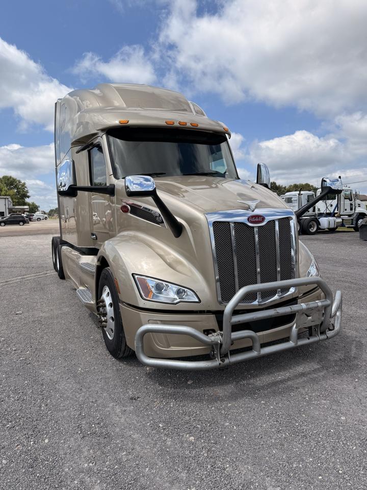 Peterbilt 579  2023