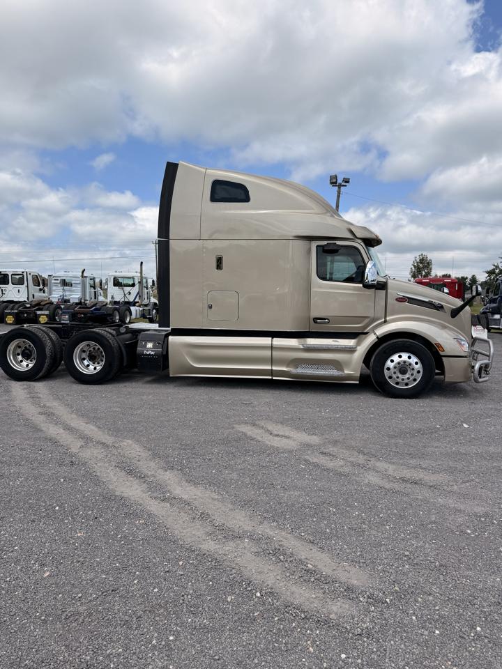 Peterbilt 579  2023