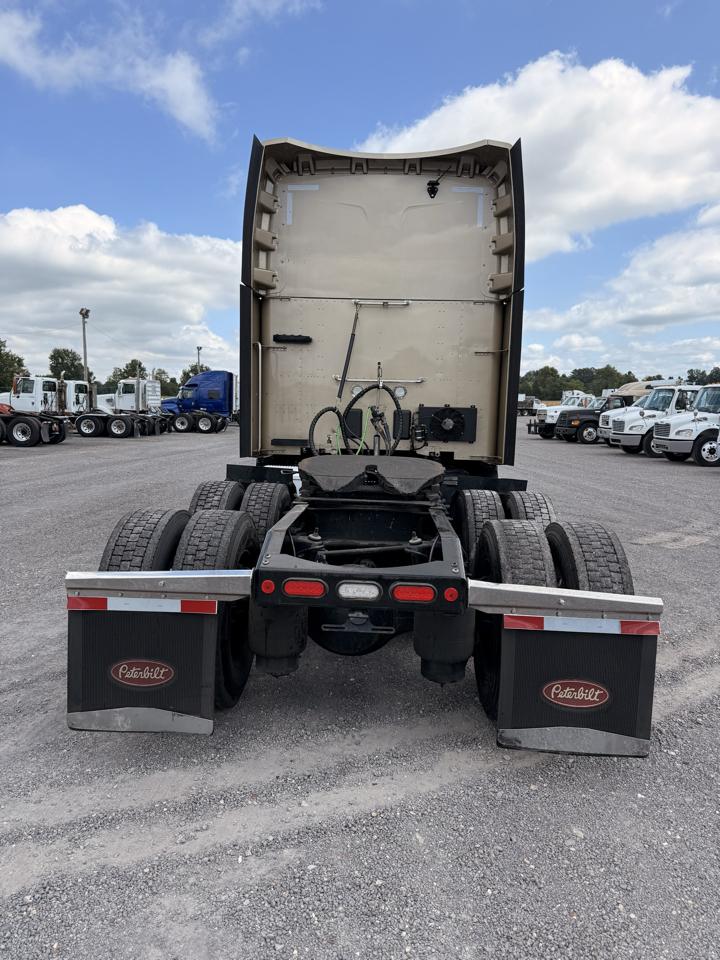 Peterbilt 579  2023