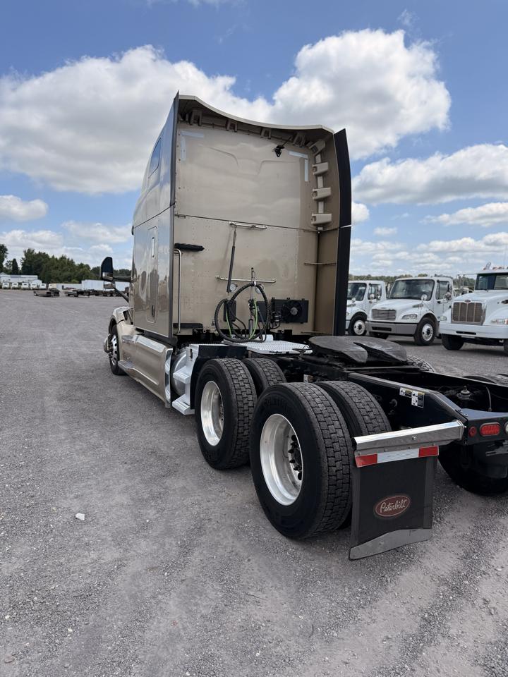 Peterbilt 579  2023