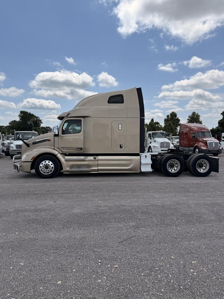 Peterbilt 579  2023