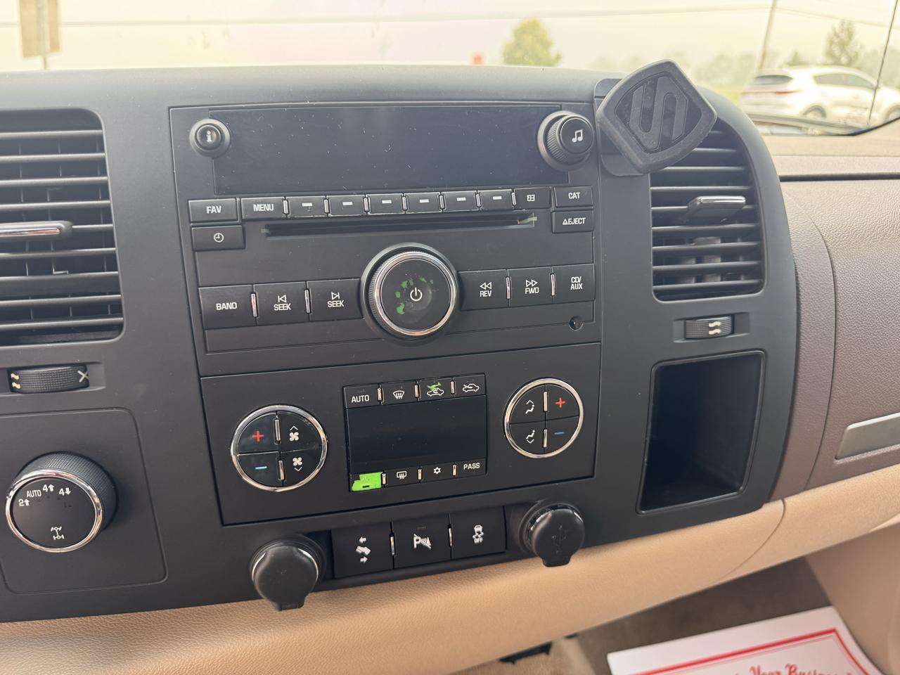 Chevrolet Silverado 1500 4WD Crew Cab 143.5" LT 2012