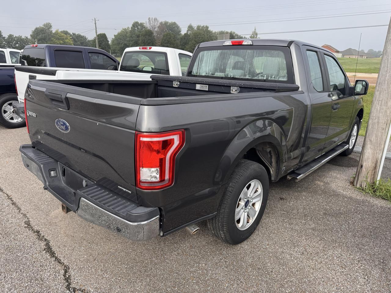 Ford F-150 2WD Supercab 163" XL 2015