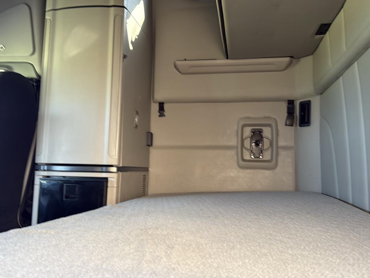 Peterbilt 579  2023