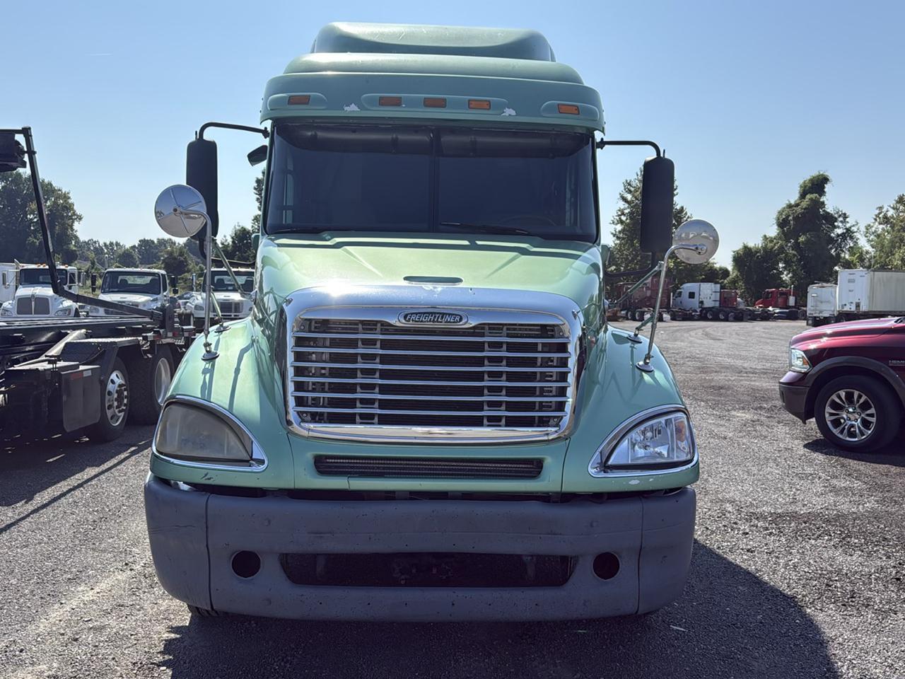 Freightliner Columbia  2012
