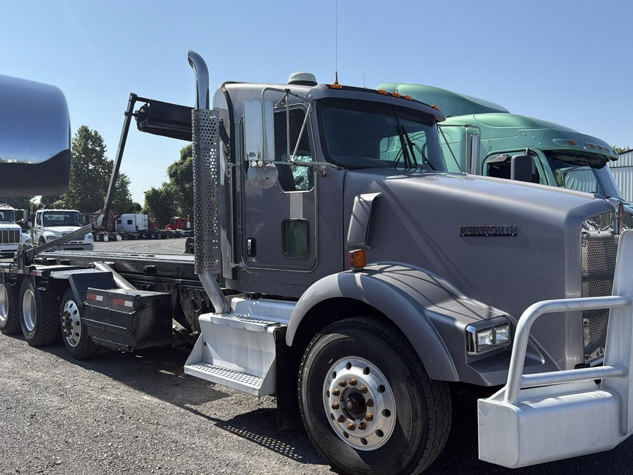 Kenworth T6 Series  2011