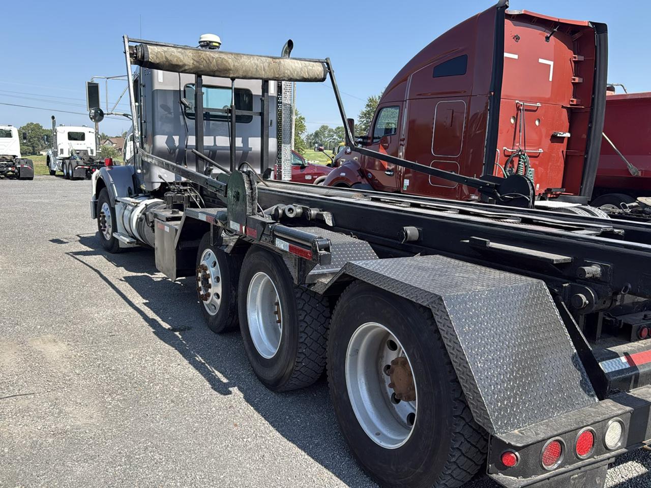 Kenworth T6 Series  2011