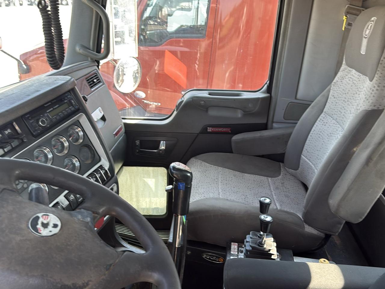 Kenworth T6 Series  2011