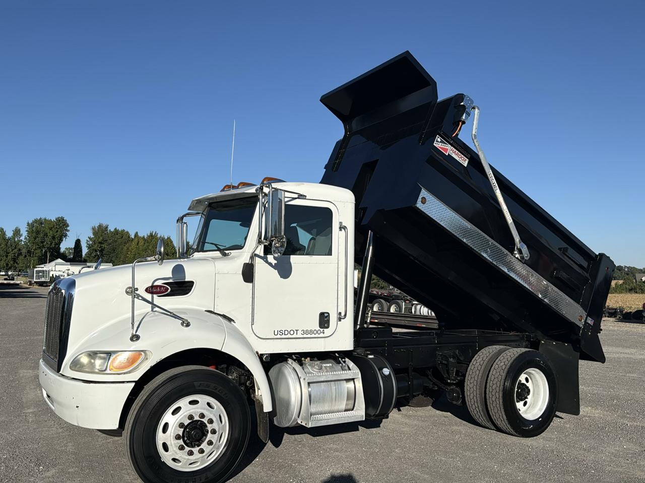 Peterbilt 337  2014