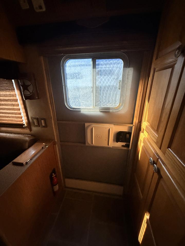 Featherlite Trailers 9651 Horse Trailer  2005