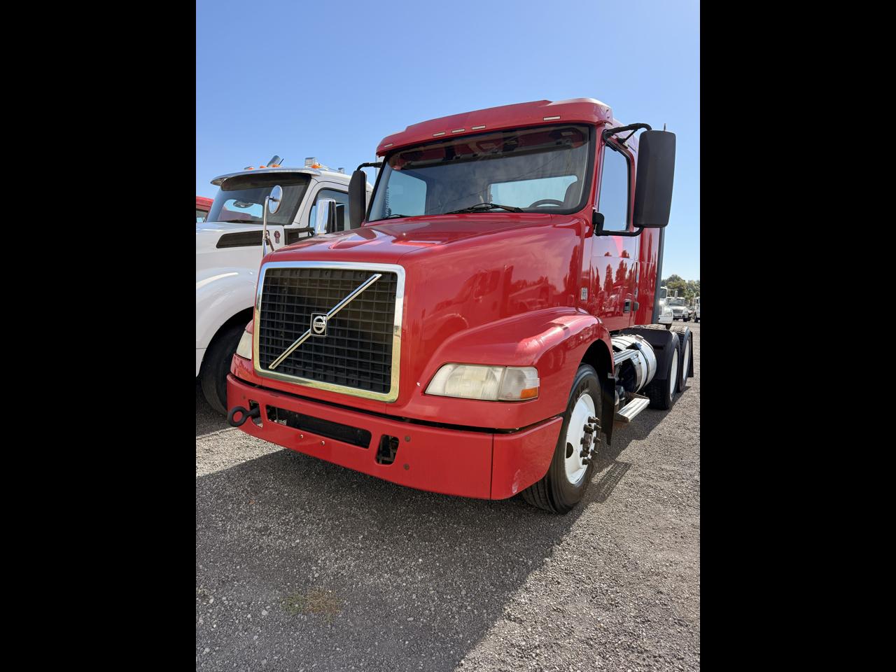 Volvo VN VNM  2014