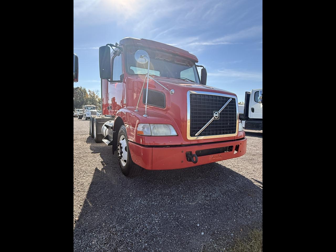 Volvo VN VNM  2014