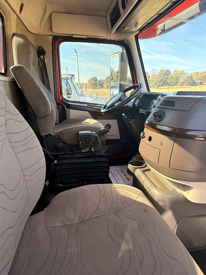 Volvo VN VNM  2014
