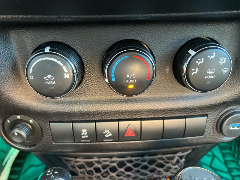 Jeep Wrangler Unlimited Sport 4WD 2013 Jeep Wrangler Unlimited Sport 4WD 2013