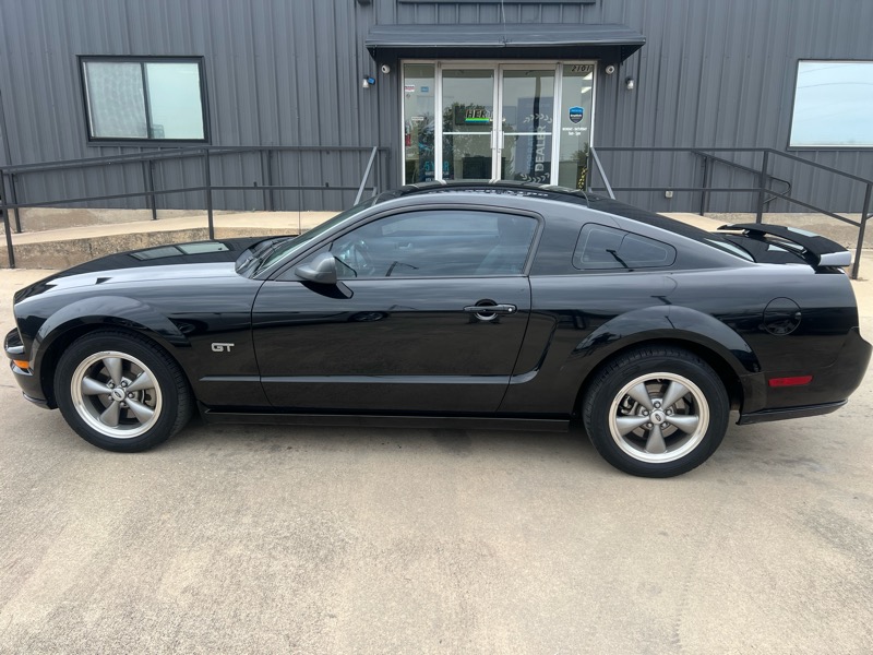 Ford Mustang GT Deluxe Coupe 2006 Ford Mustang GT Deluxe Coupe 2006