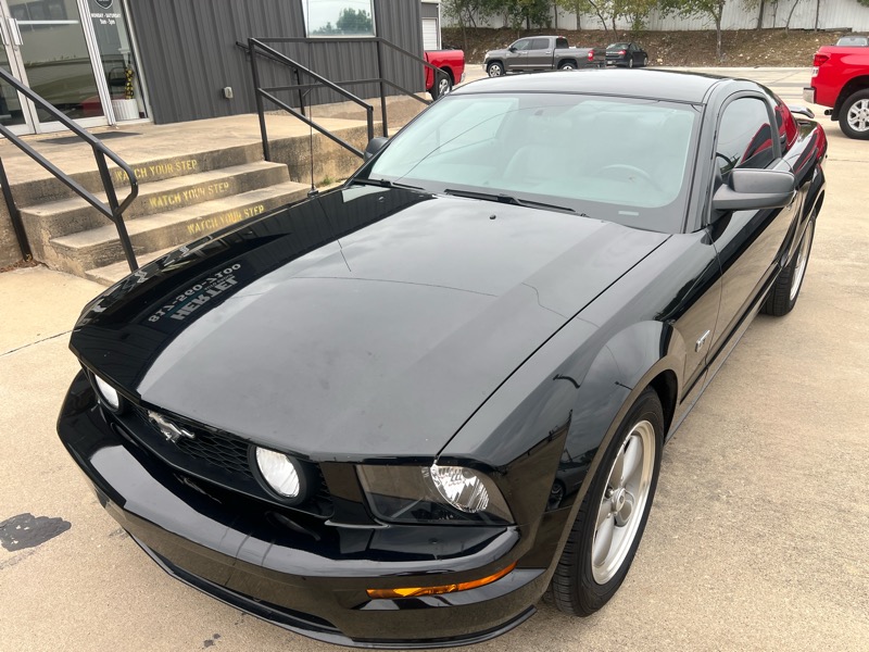 Ford Mustang GT Deluxe Coupe 2006 Ford Mustang GT Deluxe Coupe 2006