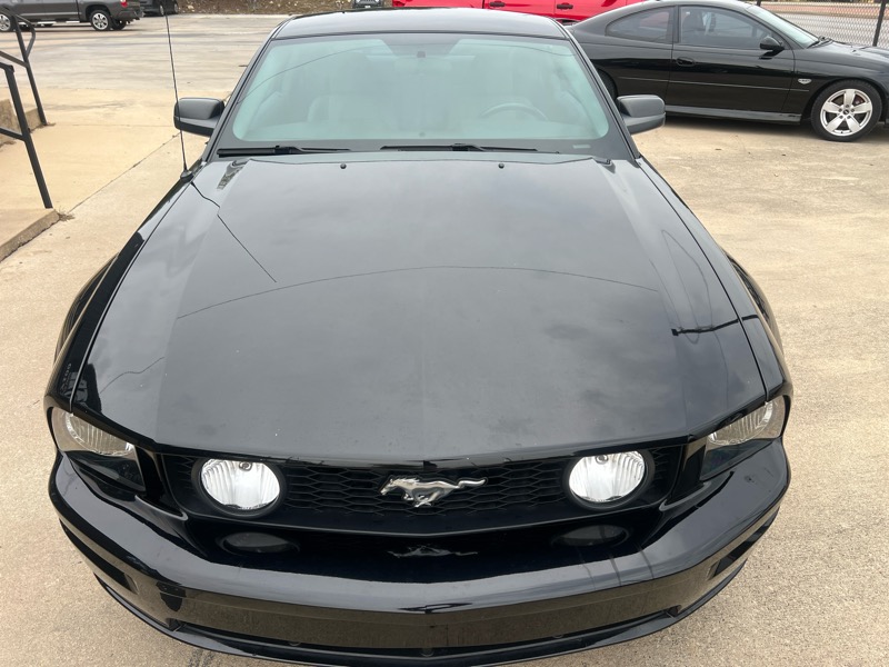 Ford Mustang GT Deluxe Coupe 2006 Ford Mustang GT Deluxe Coupe 2006