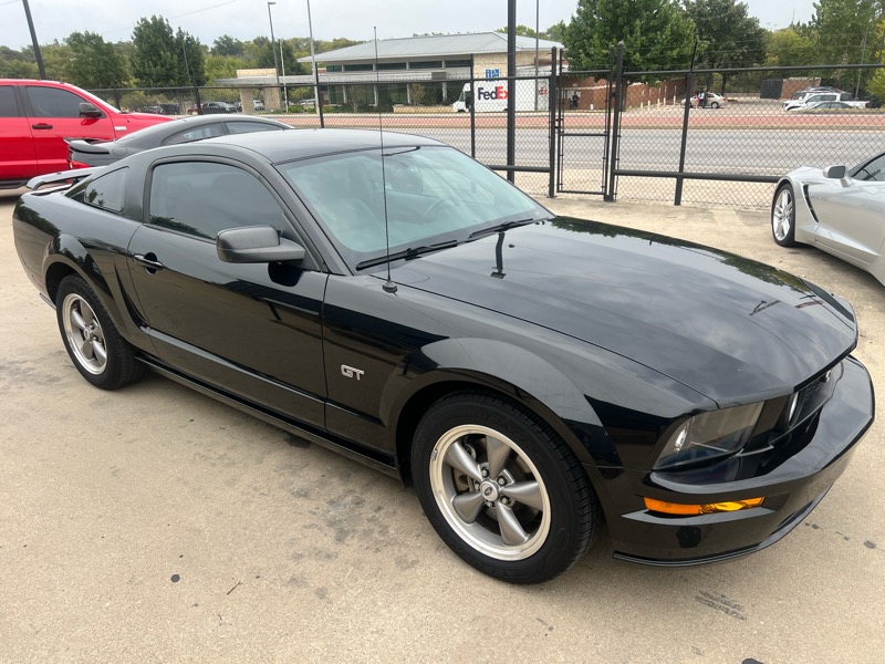 Ford Mustang GT Deluxe Coupe 2006 Ford Mustang GT Deluxe Coupe 2006