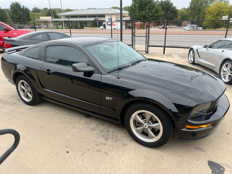 Ford Mustang GT Deluxe Coupe 2006 Ford Mustang GT Deluxe Coupe 2006