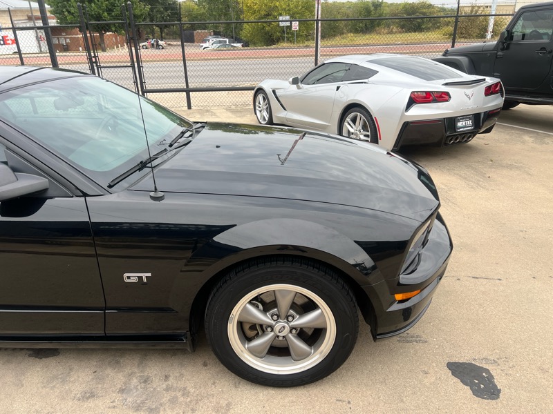 Ford Mustang GT Deluxe Coupe 2006 Ford Mustang GT Deluxe Coupe 2006